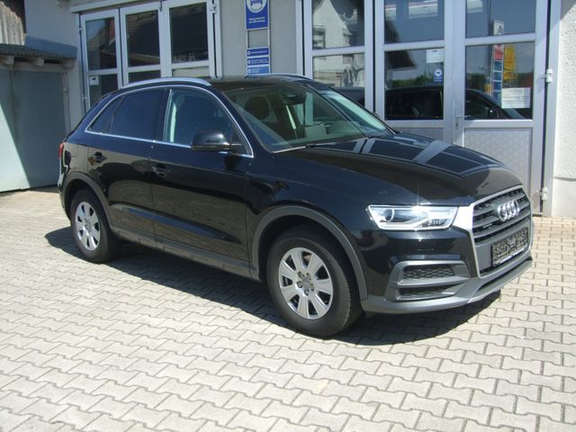 AUDI Q3 design quattro