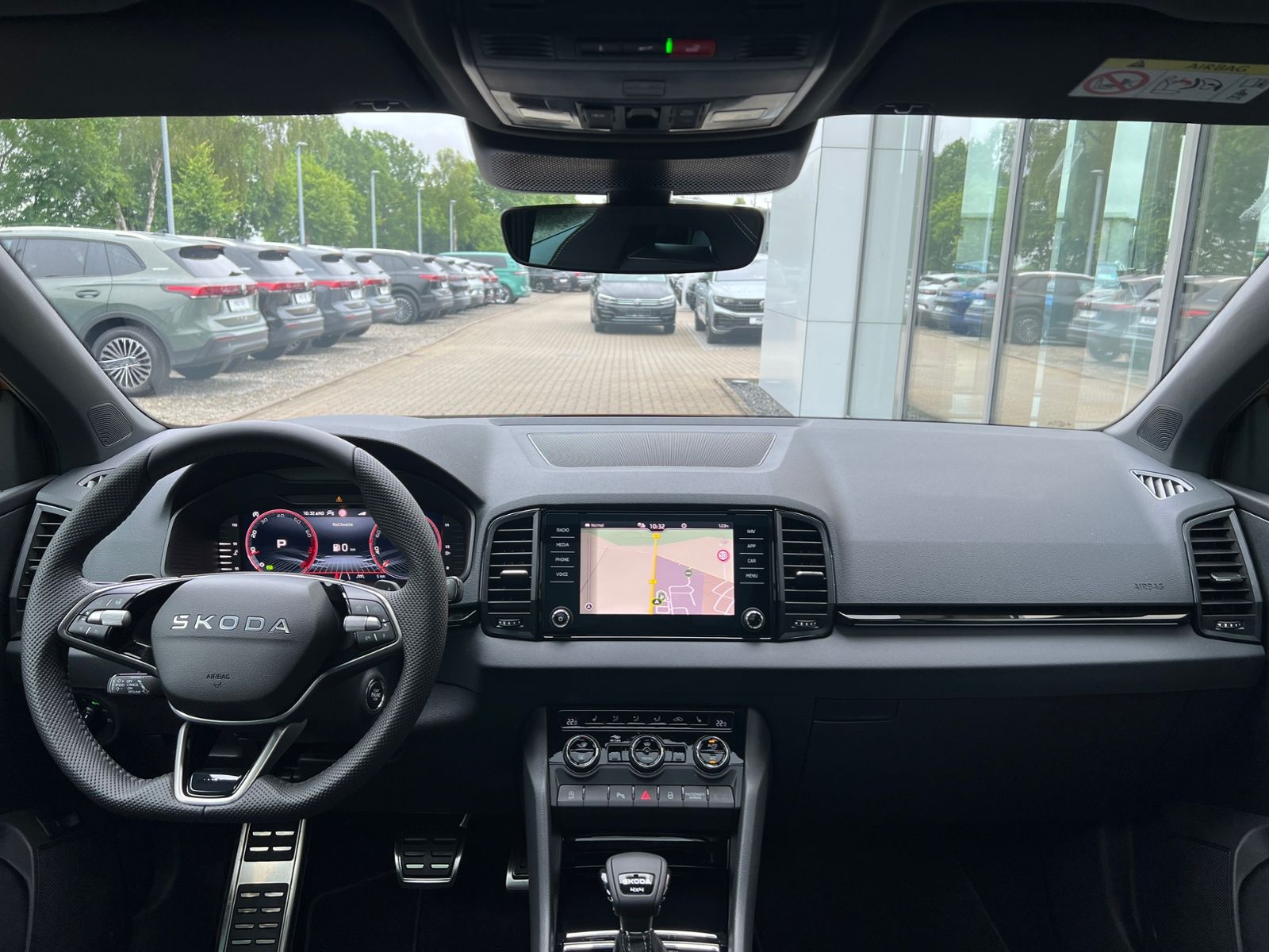 Fahrzeugabbildung SKODA Karoq Sportline 2.0 TSI 4x4 DSG *Panorama, AHK,
