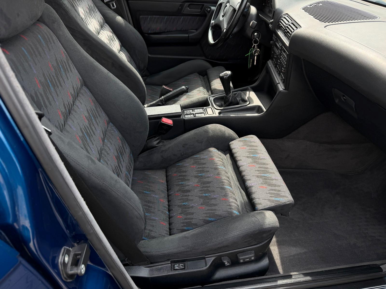 BMW M5 3.8 6 gang AVUS BLAU, 1 of 404