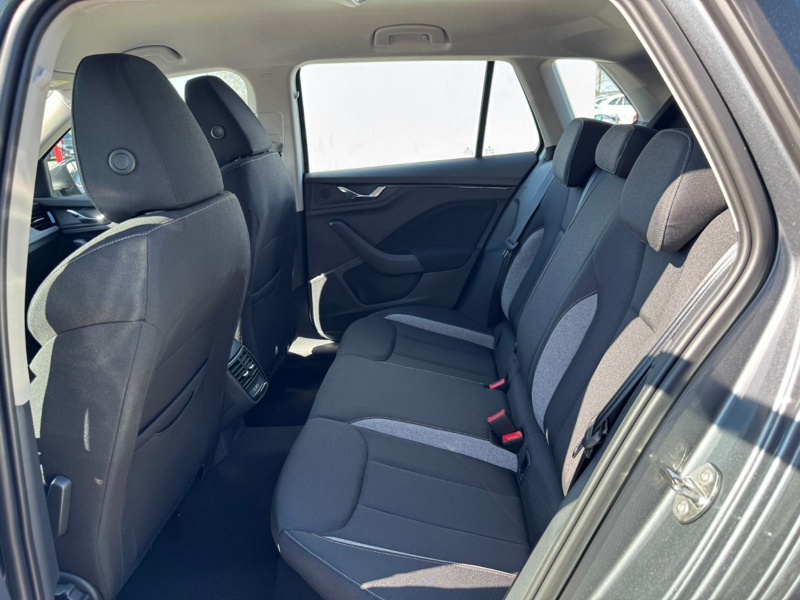 Fahrzeugabbildung SKODA Kamiq 1.0 TSI Selection OPF