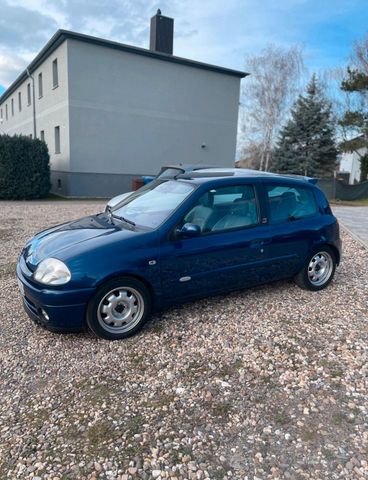 Renault Clio 2 1,6L Initiale Paris 1999 S...