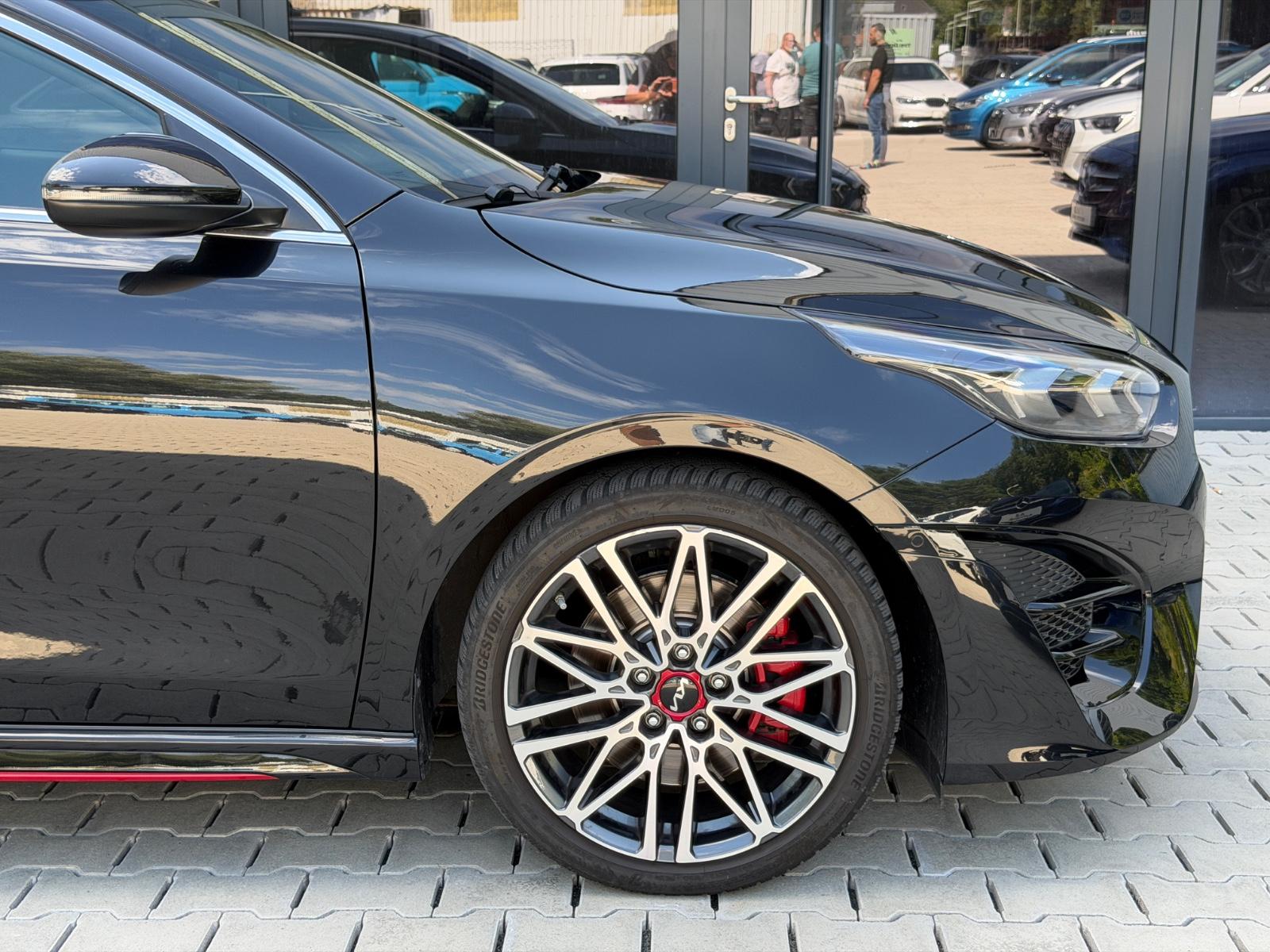 Kia Ceed GT/Automatik/LED/JBL/AHK/Alcantara/47700km