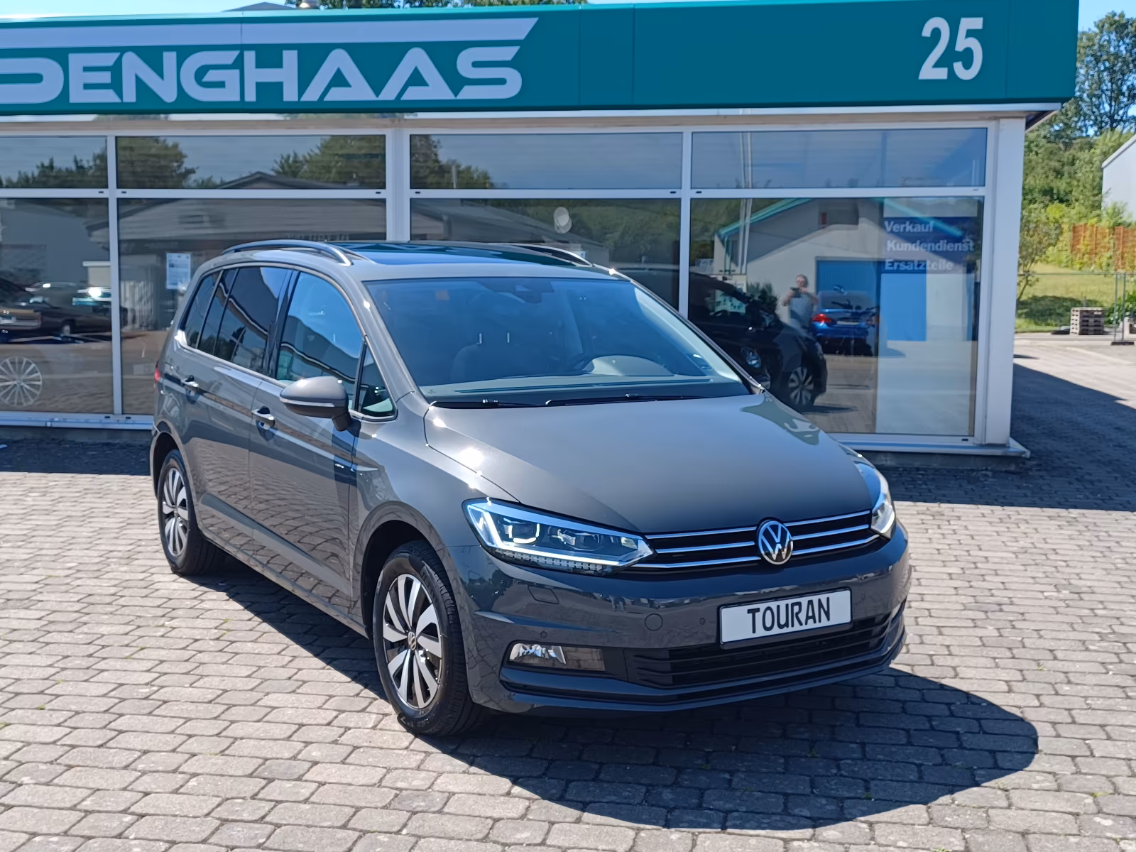 Volkswagen Touran Comfortline 7S ACC IQL AppC Kgo Pano Sthz