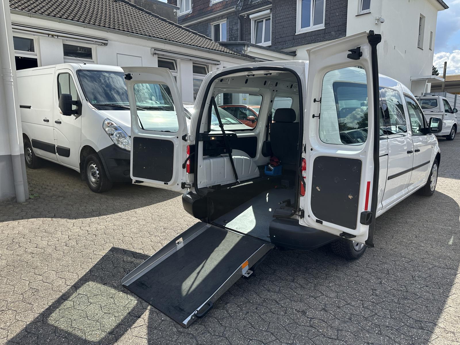Volkswagen Caddy Maxi RAMPE / ROLLSTUHL / 1 HAND / 