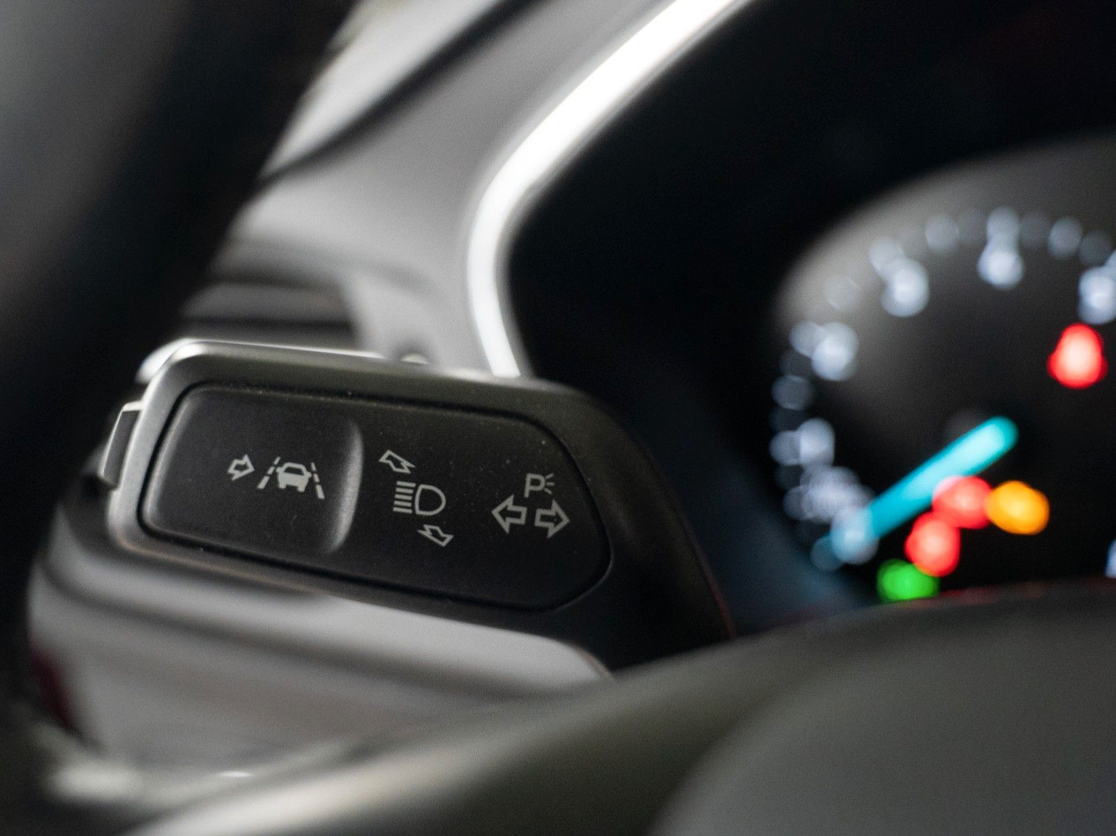 Fahrzeugabbildung Ford Focus Turnier Active WINTER-P/AHK/NAVI/KEYFREE