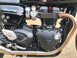 Triumph Thruxton RS  - TRIUMPH THRUXTON