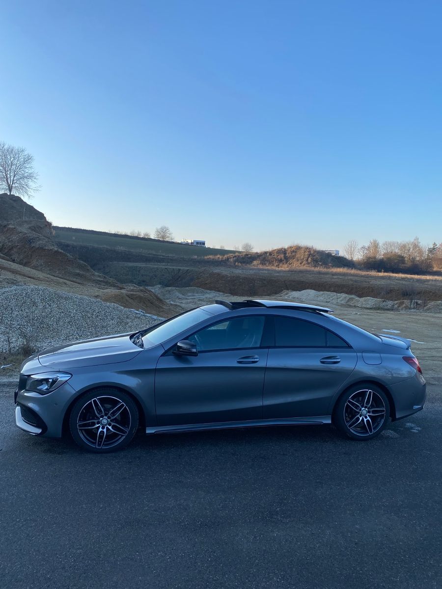 MERCEDES-BENZ CLA 180 AMG Line 