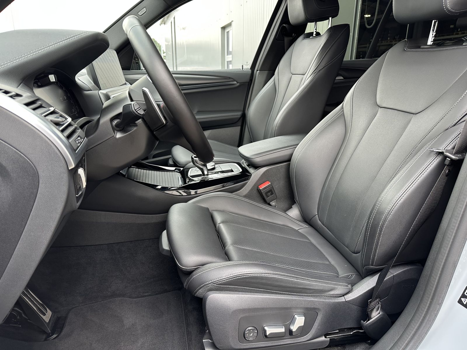 Fahrzeugabbildung BMW X3 M40i NAV+LED+HEAD-UP+360°+ACC+20ZOLL+HIFI+VC