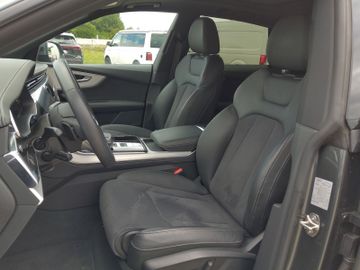 Audi Q8 - 12