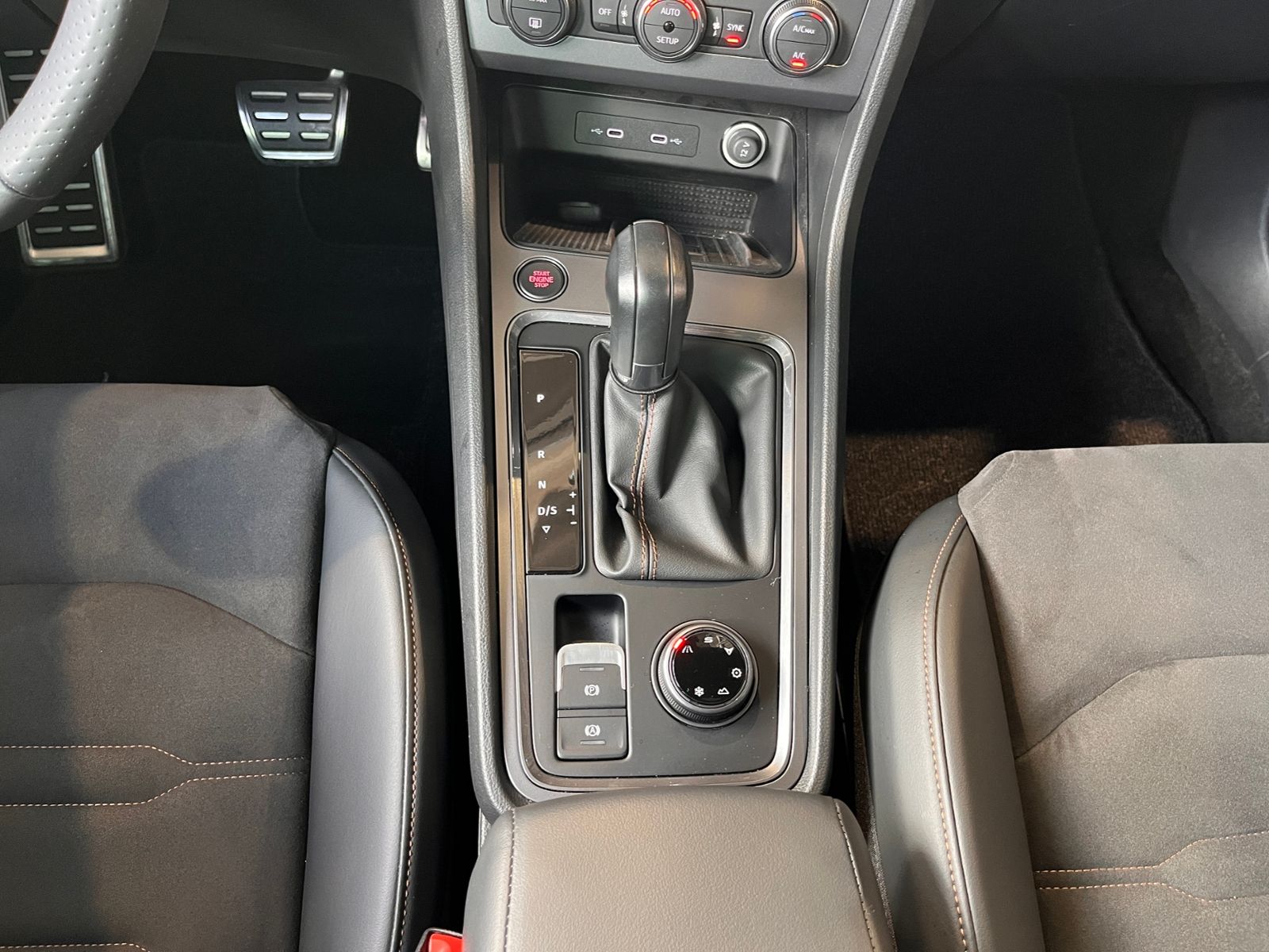 Fahrzeugabbildung CUPRA Ateca 4Drive AHK PANO LED NAVI