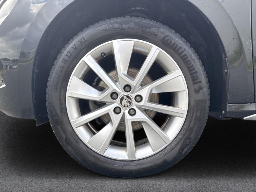 Skoda Kamiq 1.0 TSI Style AHK LED Klima SHZ PDC Tempo 
