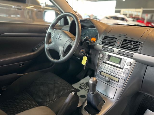 Toyota Avensis  1.8 Liftback