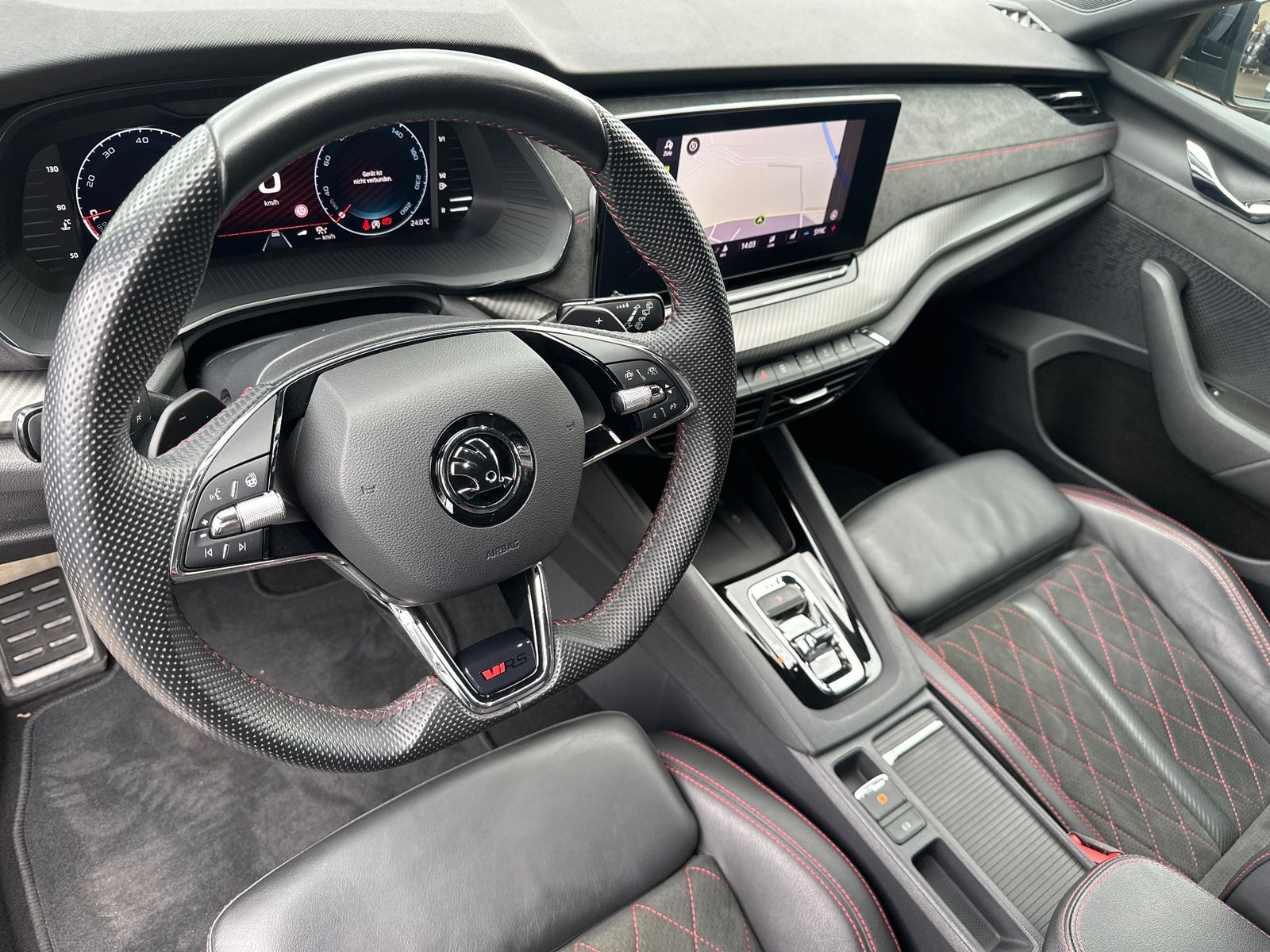 Fahrzeugabbildung SKODA Octavia Combi 2.0 TDI DSG RS Plus 4x4 NAV+MATRIX