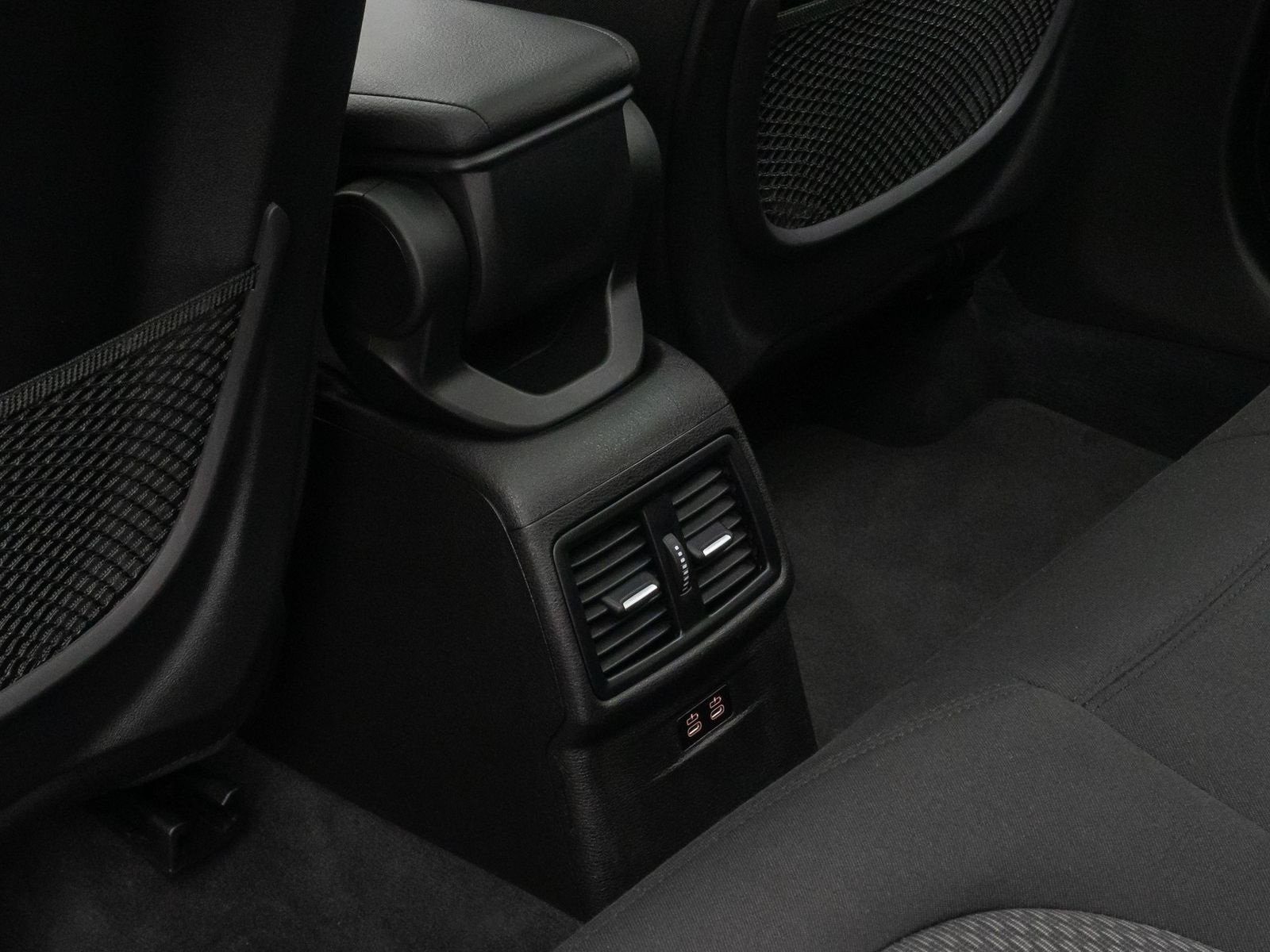 Fahrzeugabbildung BMW X1 xD25e GeschwindigReg DAB Kamera LED Panorama