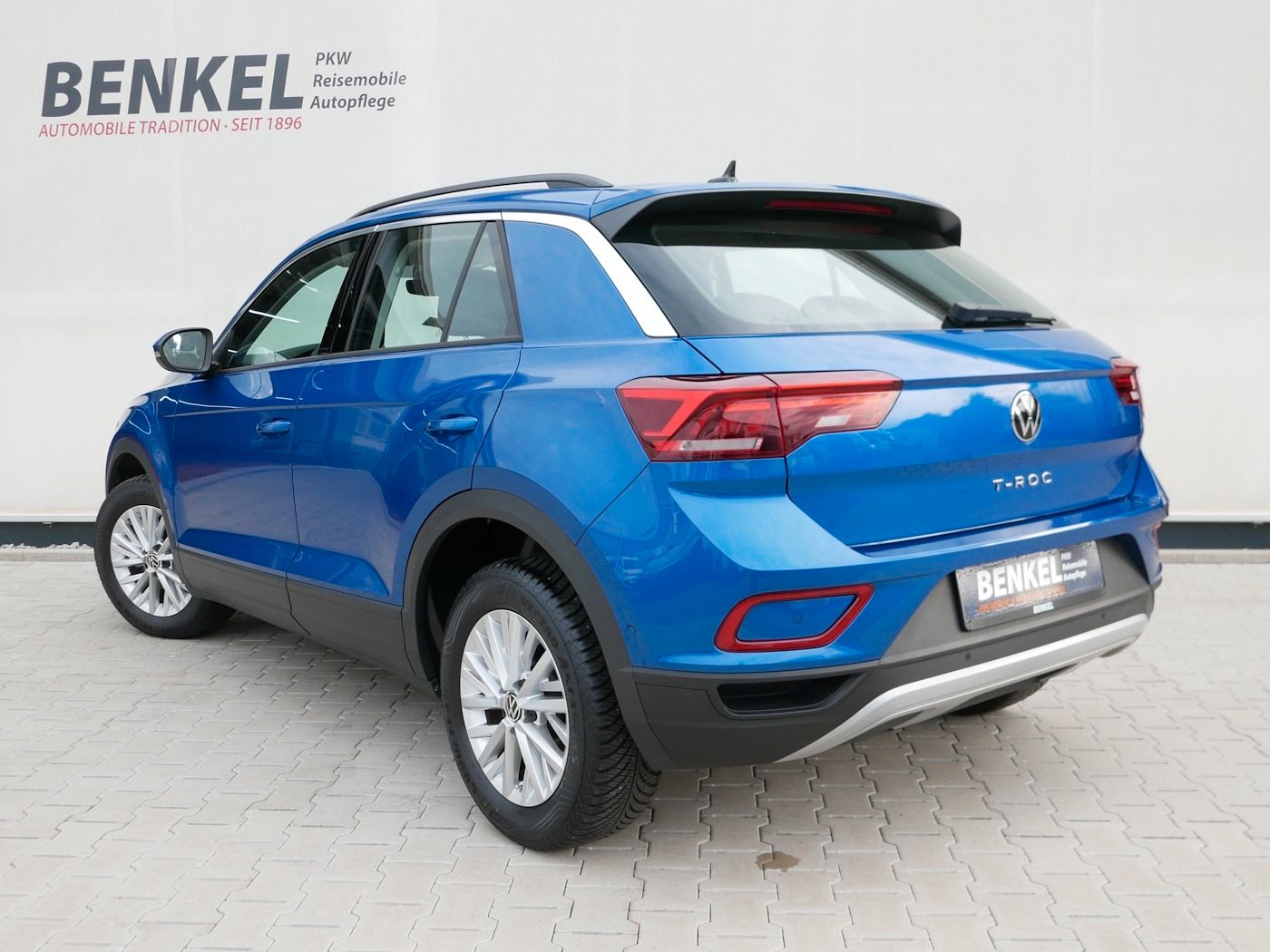 Fahrzeugabbildung Volkswagen T-Roc 1.0 Life NEU36T Standheiz SHZ LED NAVI ALU