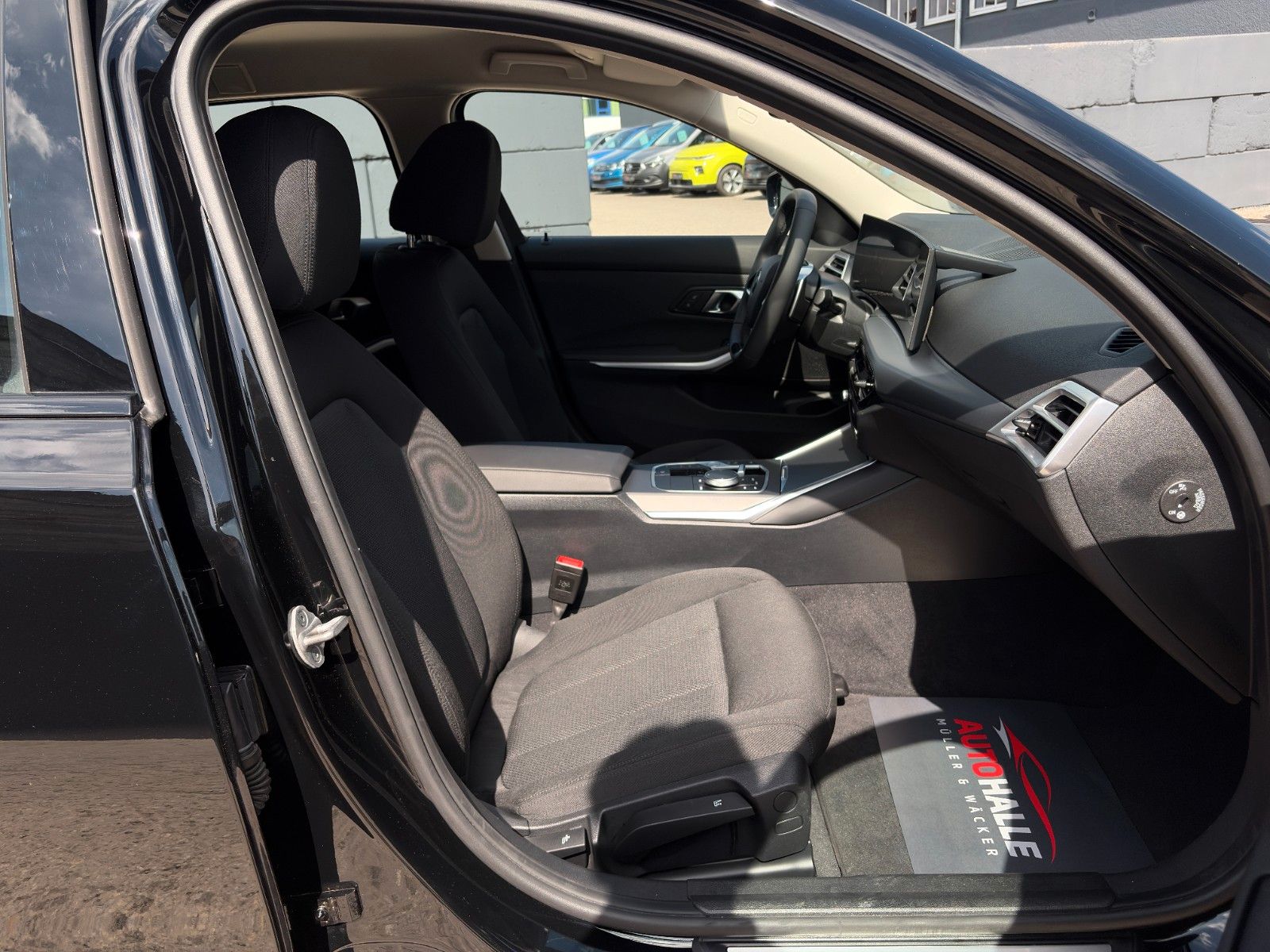 Fahrzeugabbildung BMW 318i Touring 3Z-Klima Kamera Tempomat Alarm SHZ