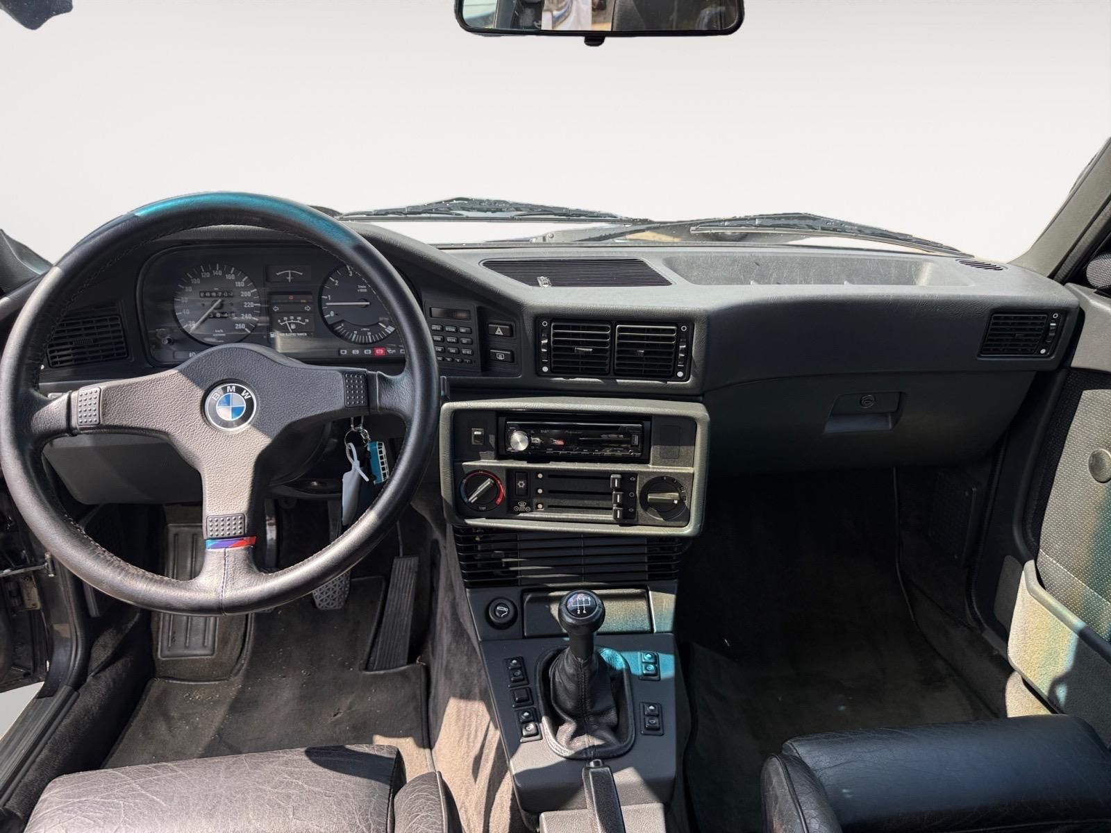 Fahrzeugabbildung BMW 535i