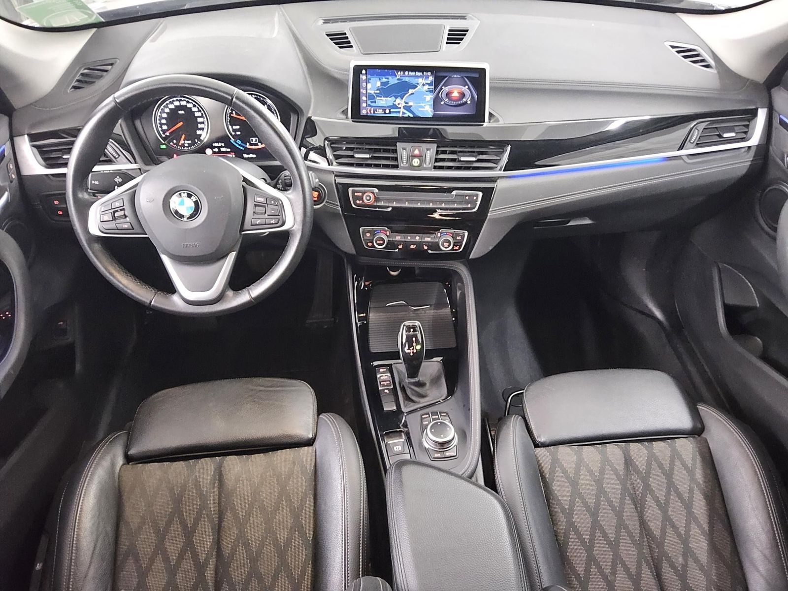 BMW X1 sDrive18d X-Line Navi LED T-Leder HiFi RFK foto 5