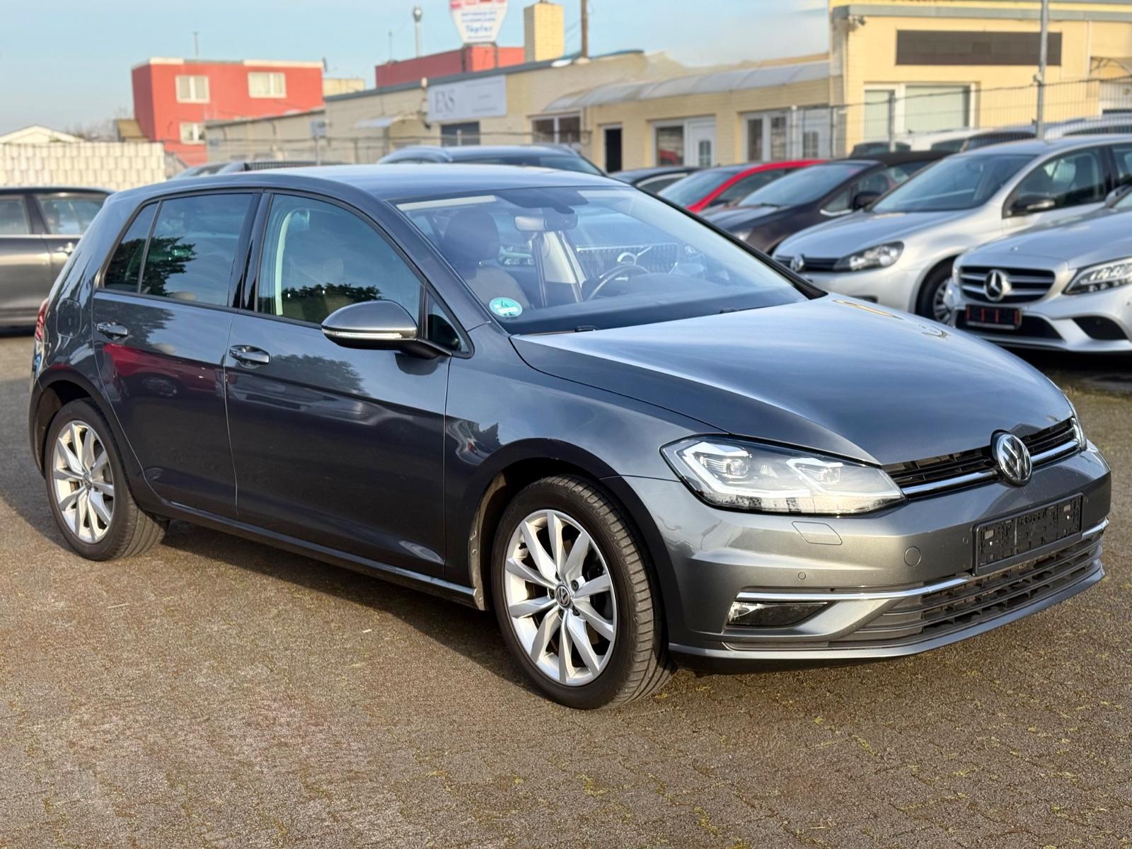 Volkswagen Golf VII Lim. 2.0TDI Highline BMT/ Led Navi Kam.