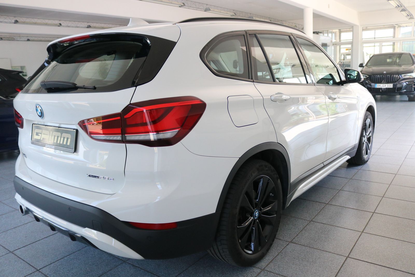 BMW X1 xDrive25e Sport Line Leder AHK LED Navi Komfo foto 2