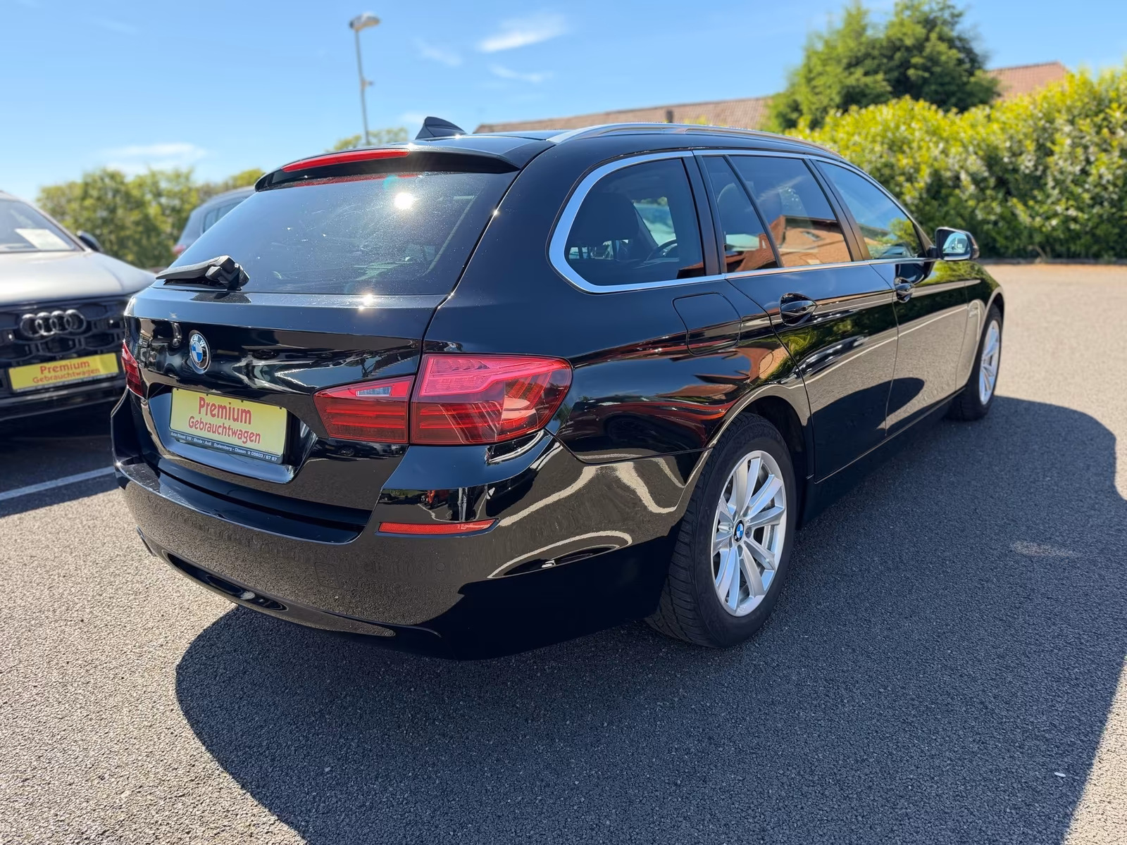 BMW 530d AHK Navi LED Pano Alu PDC