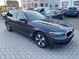 BMW 520d xDrive AHZV / 360 / Leder / 4xSHZ - BMW 520 mit Diesel-Antrieb: Grau, Kombi