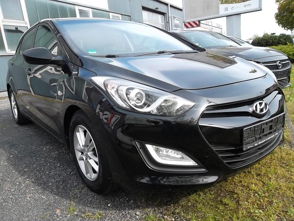 Hyundai i30 1.6 CRDi Blue,110PS,Klimatr.8xAlu,PDC,BT,1Hd