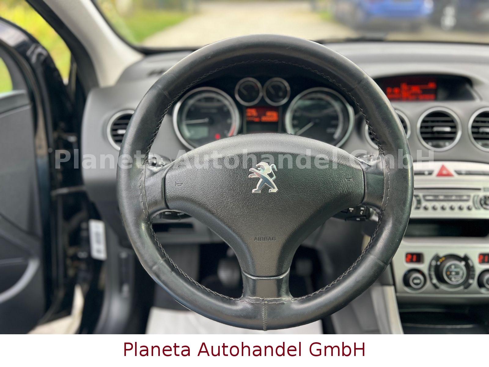 Peugeot 308 2011 — photo 17