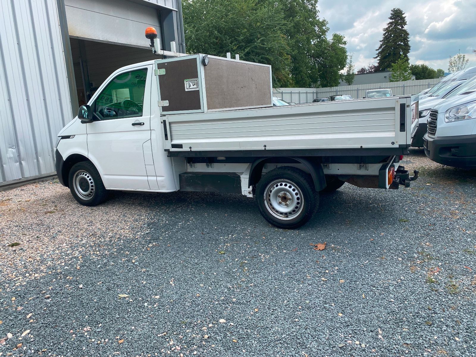 Fahrzeugabbildung Volkswagen T6.1 Transporter Pritsche,L2,Einzelkabine,AHK