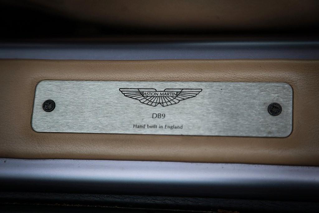 Aston Martin DB9