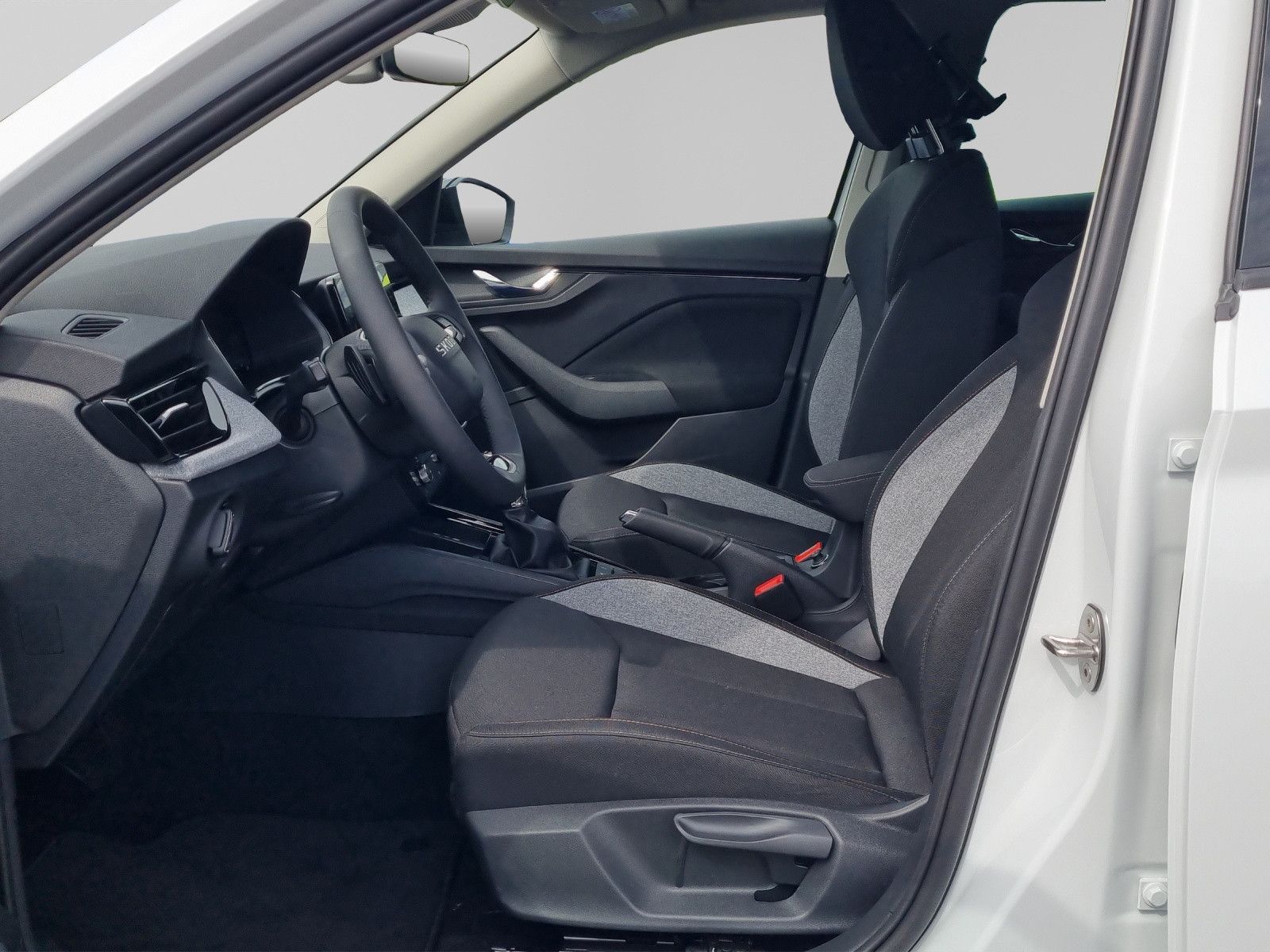 Fahrzeugabbildung SKODA Kamiq Balance 1,5 TSI AHK Simply Clever Black