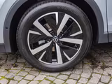 Volkswagen Tiguan Elegance 1.5 eTSI DSG Navi LED ACC AHK - VW Tiguan Gebrauchtwagen in Duisburg