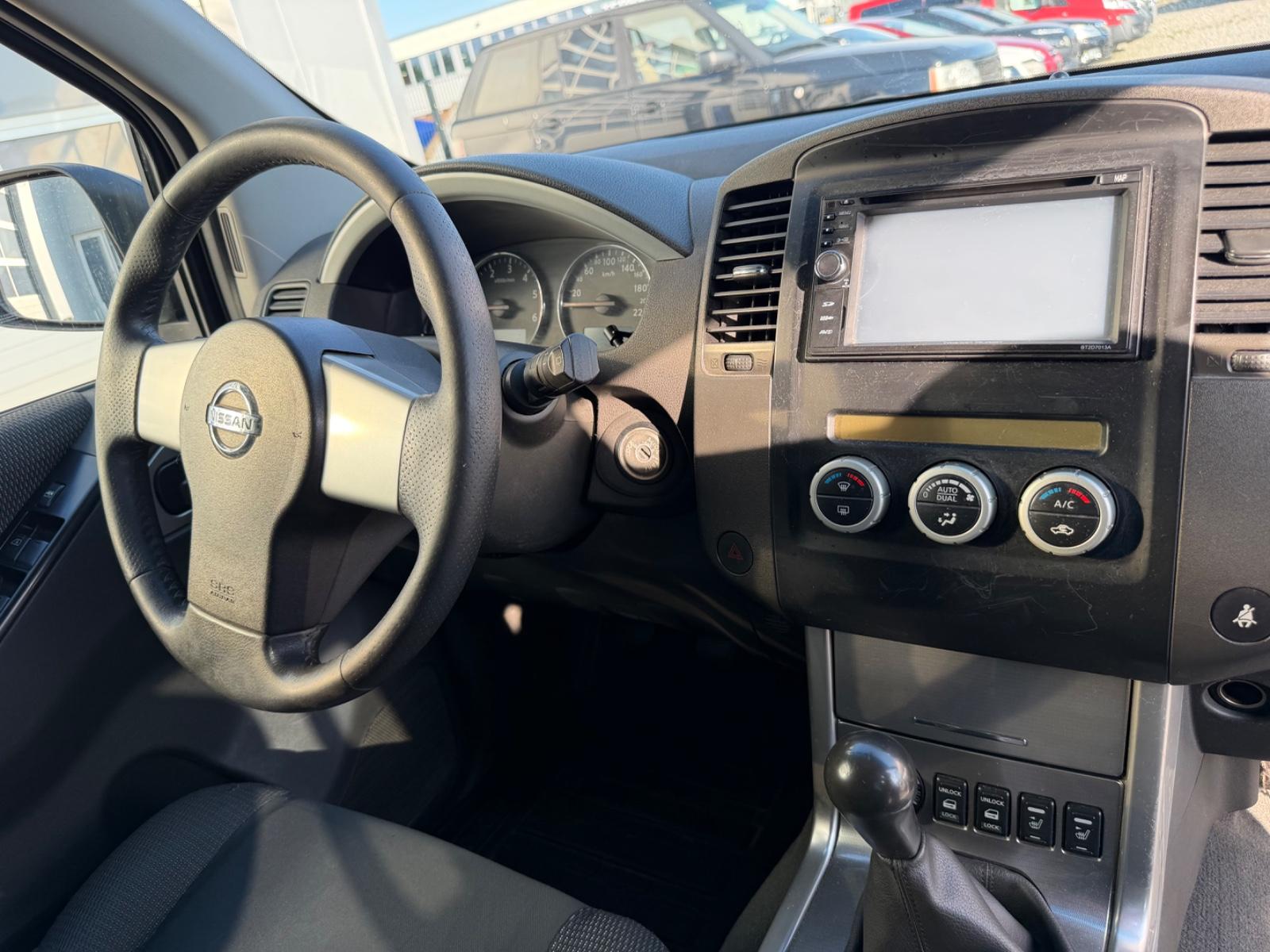 Nissan Pathfinder 2010 — photo 9