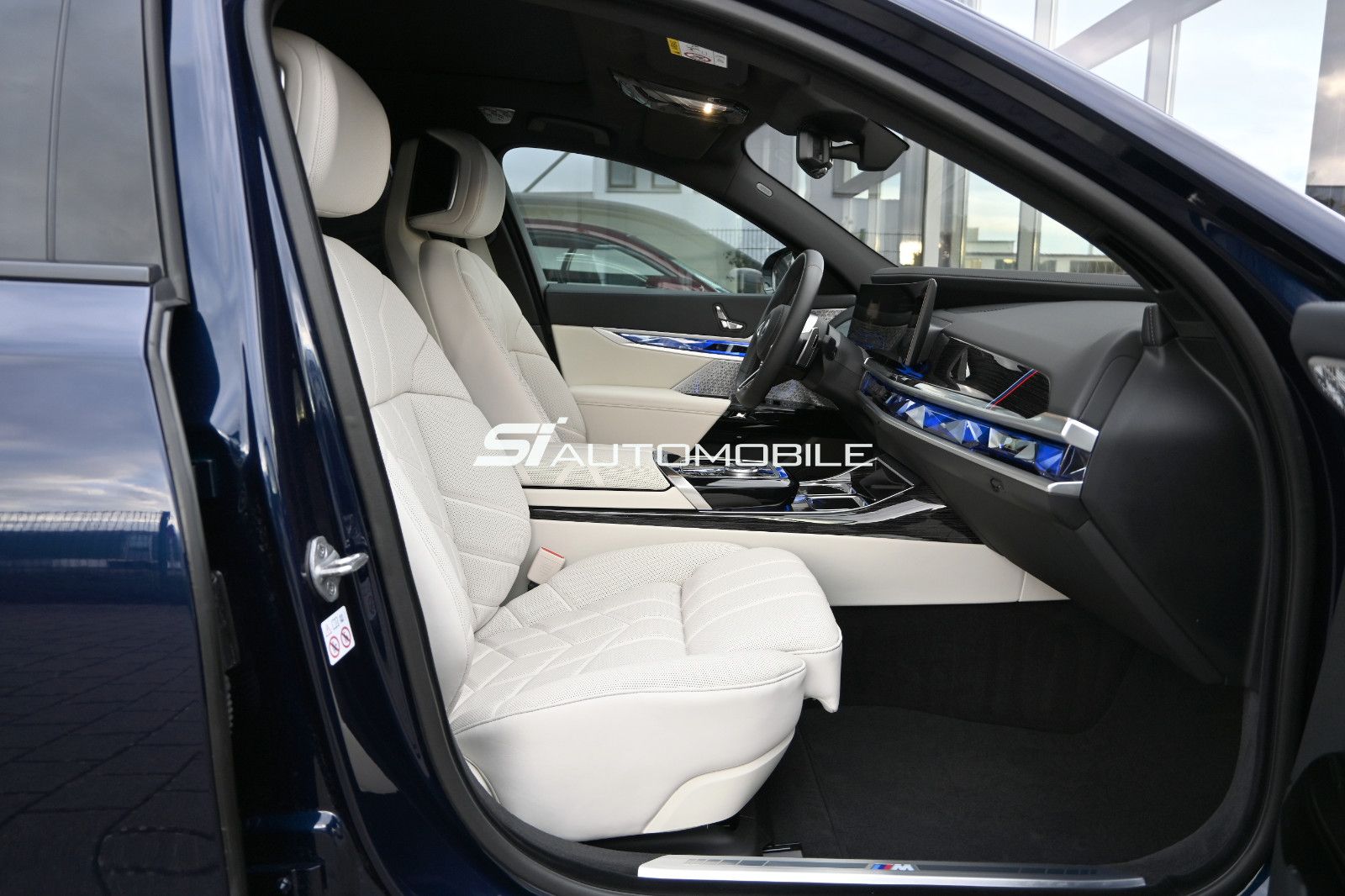 Fahrzeugabbildung BMW 750e xDr. M-Sport Pro °UVP 188.779€°B&W Diamond°