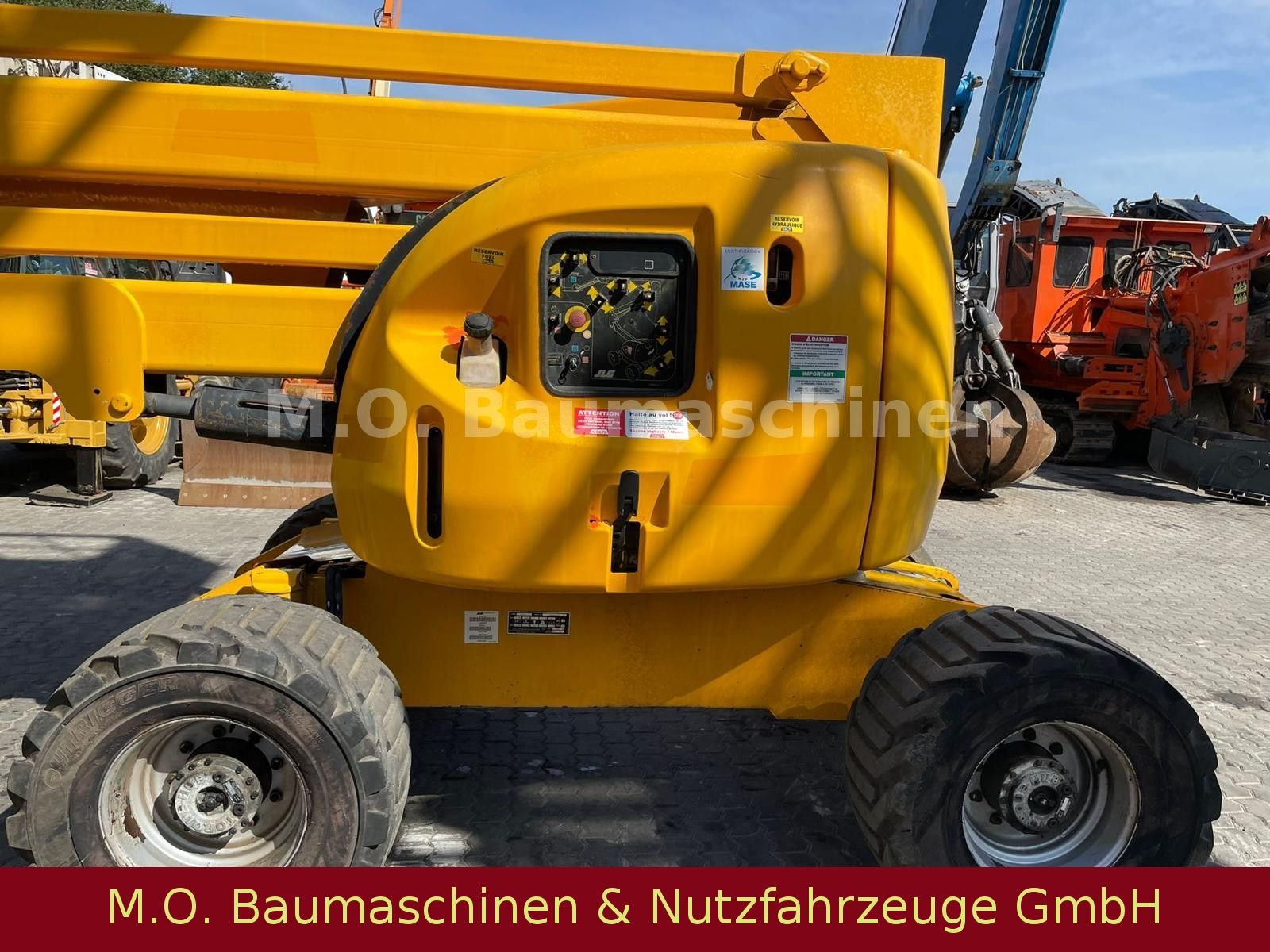 Fahrzeugabbildung JLG 450 AJ / 15,7 m / 4x4 / 230 Kg