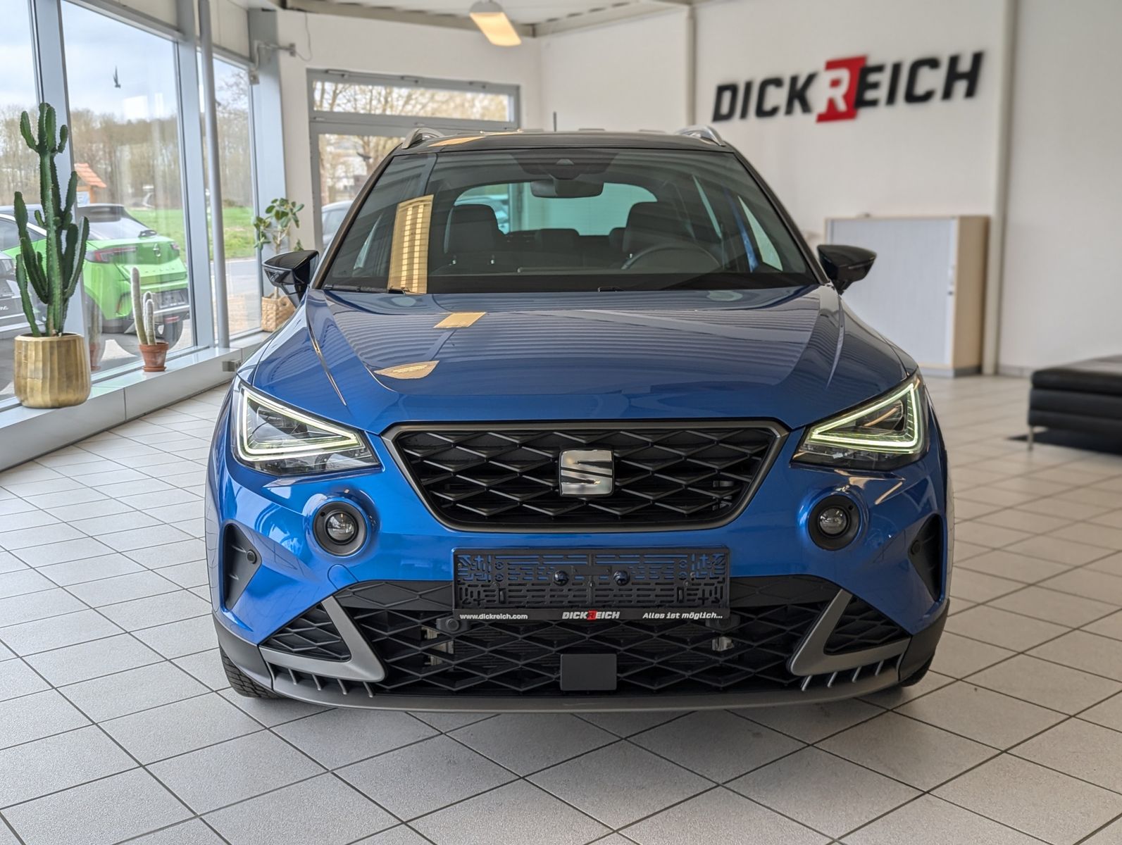 SEAT Arona 1.5 TSI DSG FR LED ACC Cam Dinamica AHK 18 - Image 2