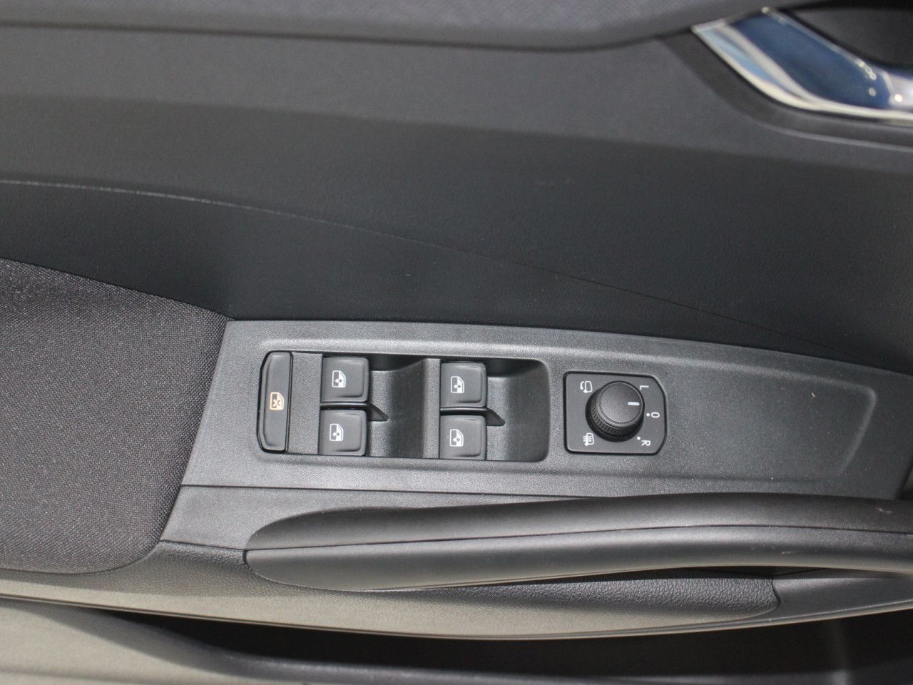 Fahrzeugabbildung SKODA Fabia 1.0 TSI Selection LED/Shz./Cam