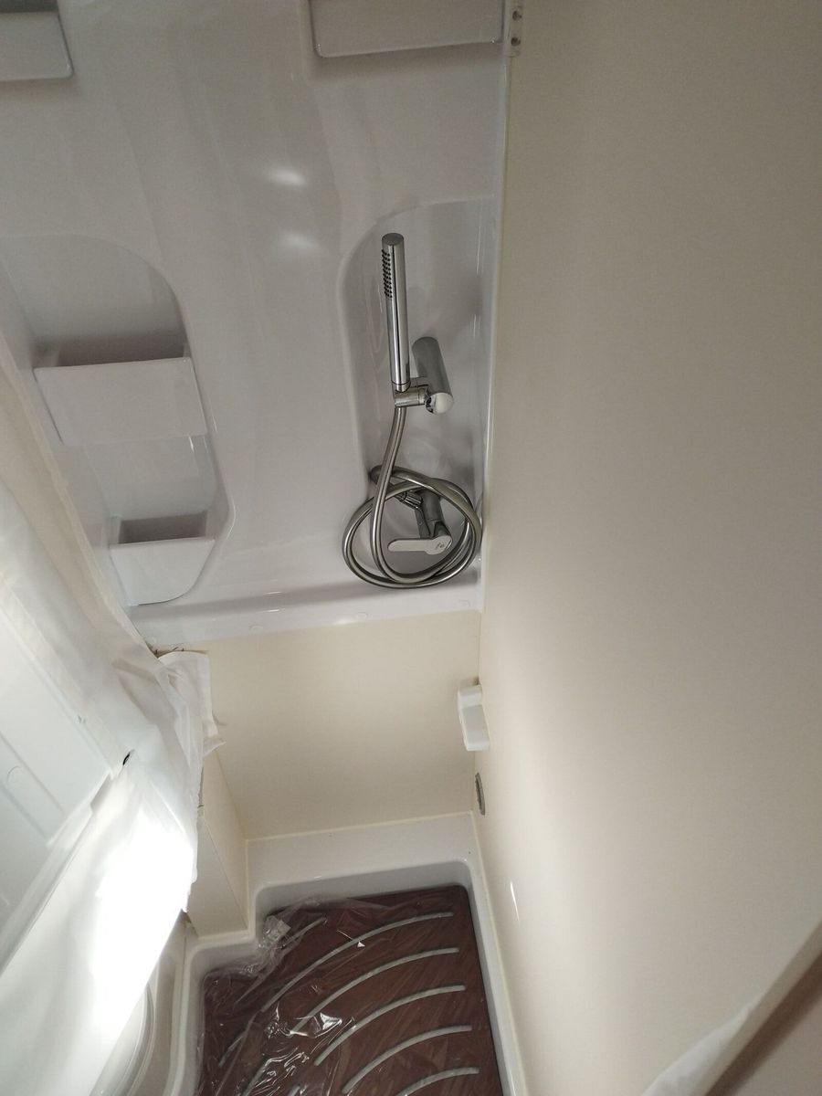 Fahrzeugabbildung Eura Mobil Van V 635 EB Captain-Chair-Sitze, Skyroof, RFK