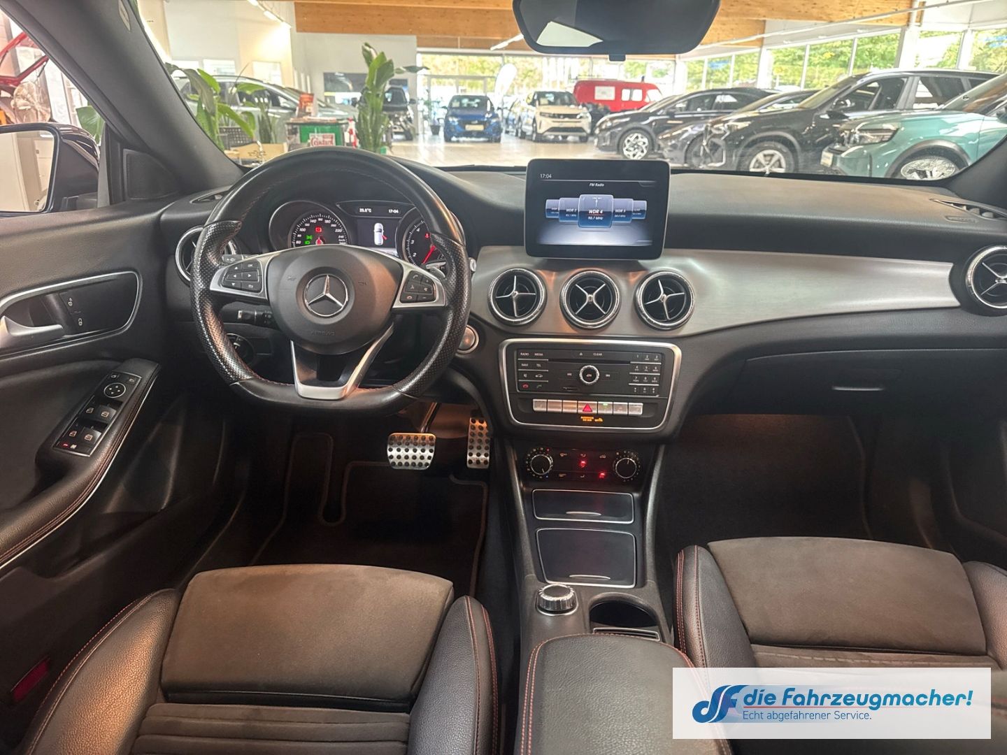 Fahrzeugabbildung Mercedes-Benz CLA 180 Shooting Brake AMG Sportpaket Navi LED *
