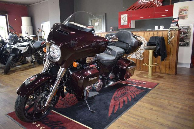 Indian Roadmaster Limited  Maroon metallic 1 Hand