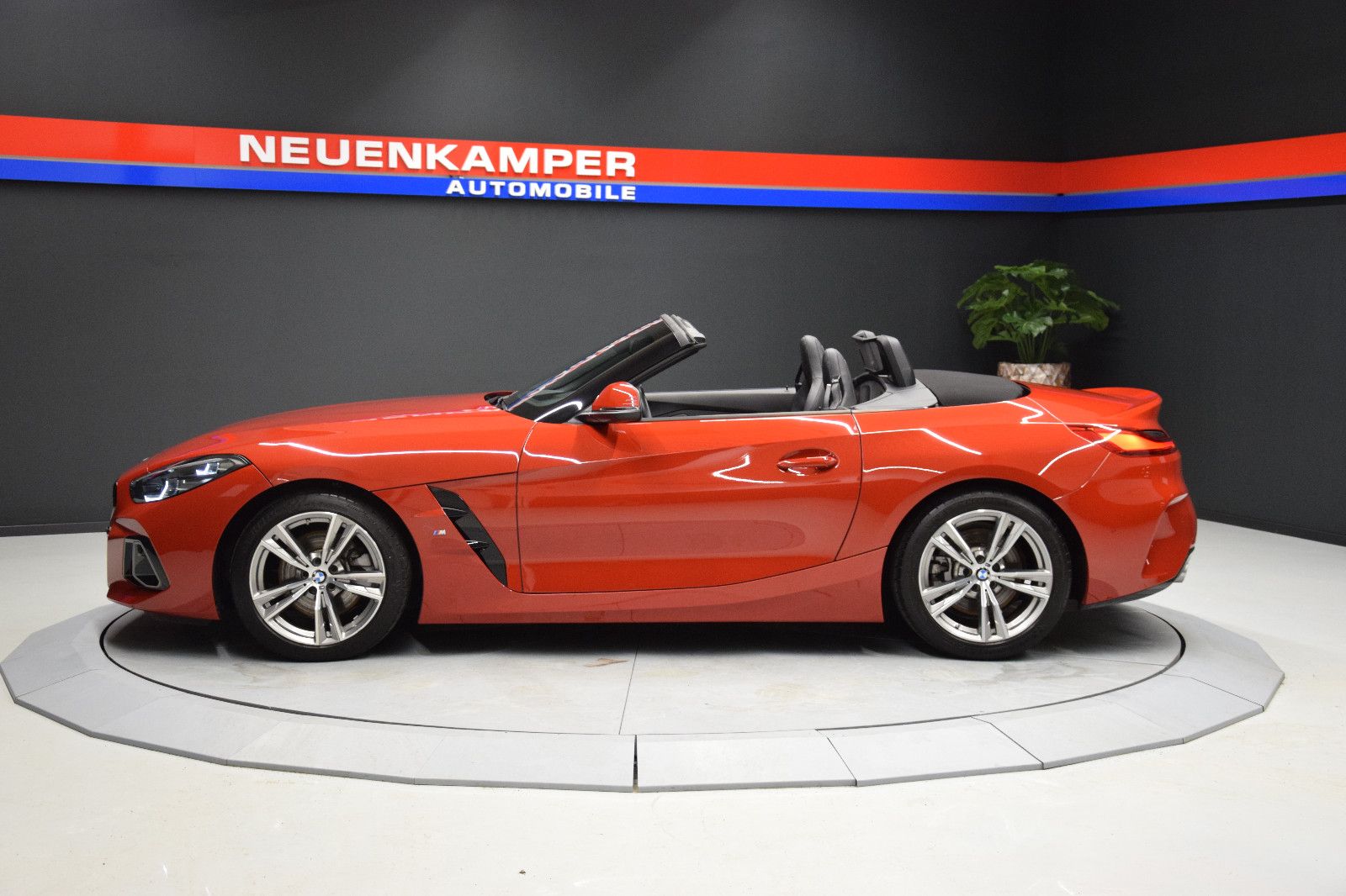 Fahrzeugabbildung BMW Z4 Roadster sDrive 20 i M-Sport Leder HuD Kamera