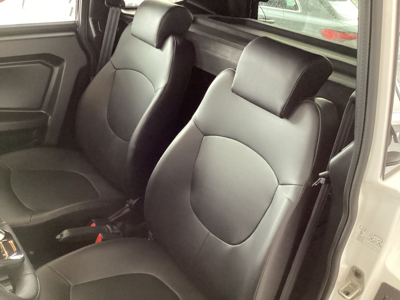 Fahrzeugabbildung Ligier Myli Rückfahrkamera Sitzheitzung Carplay