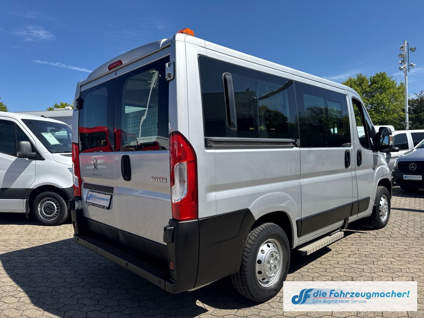 Fahrzeugabbildung Peugeot Boxer Kasten 330 L1H1 Pro BlueHDi 140 Stop&Start