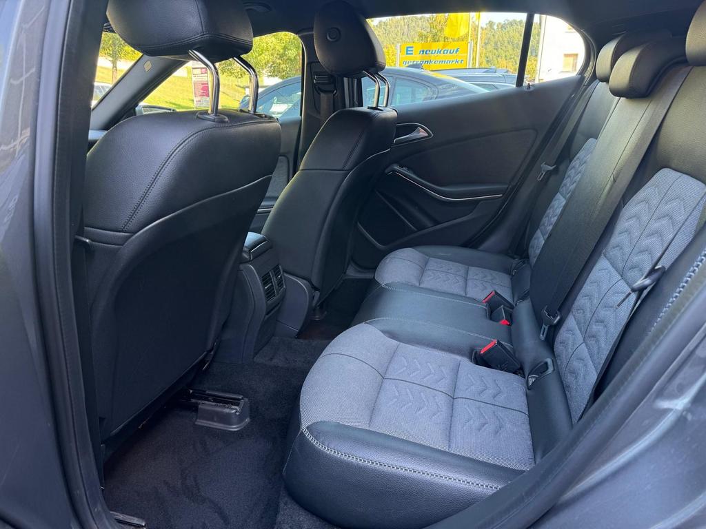 Mercedes-Benz GLA 200