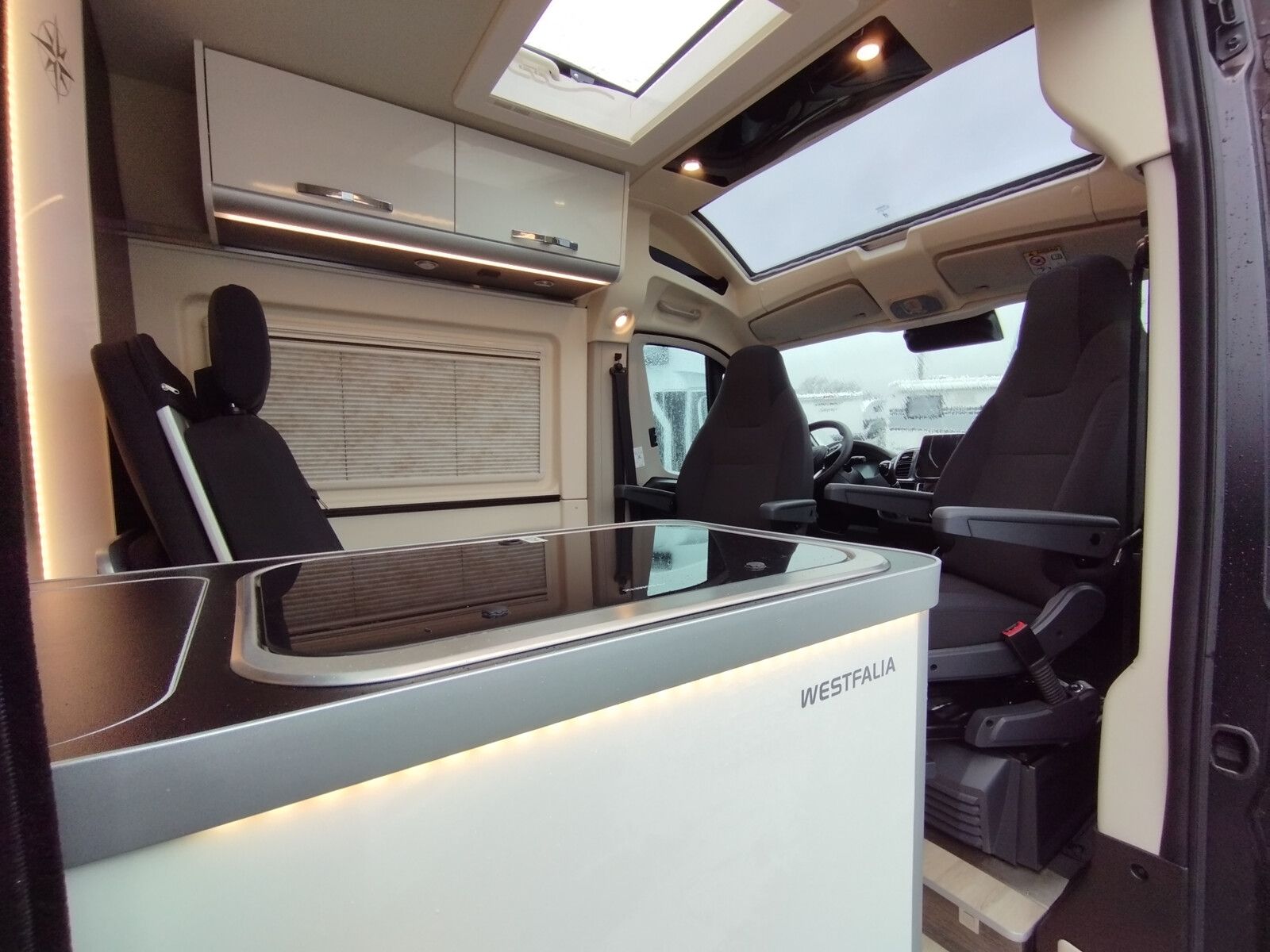 Fahrzeugabbildung Westfalia Columbus 641 E 180 PS 10795,- EUR Sondernachlass