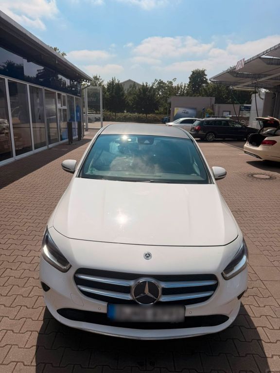 Image of Mercedes-Benz B 200
