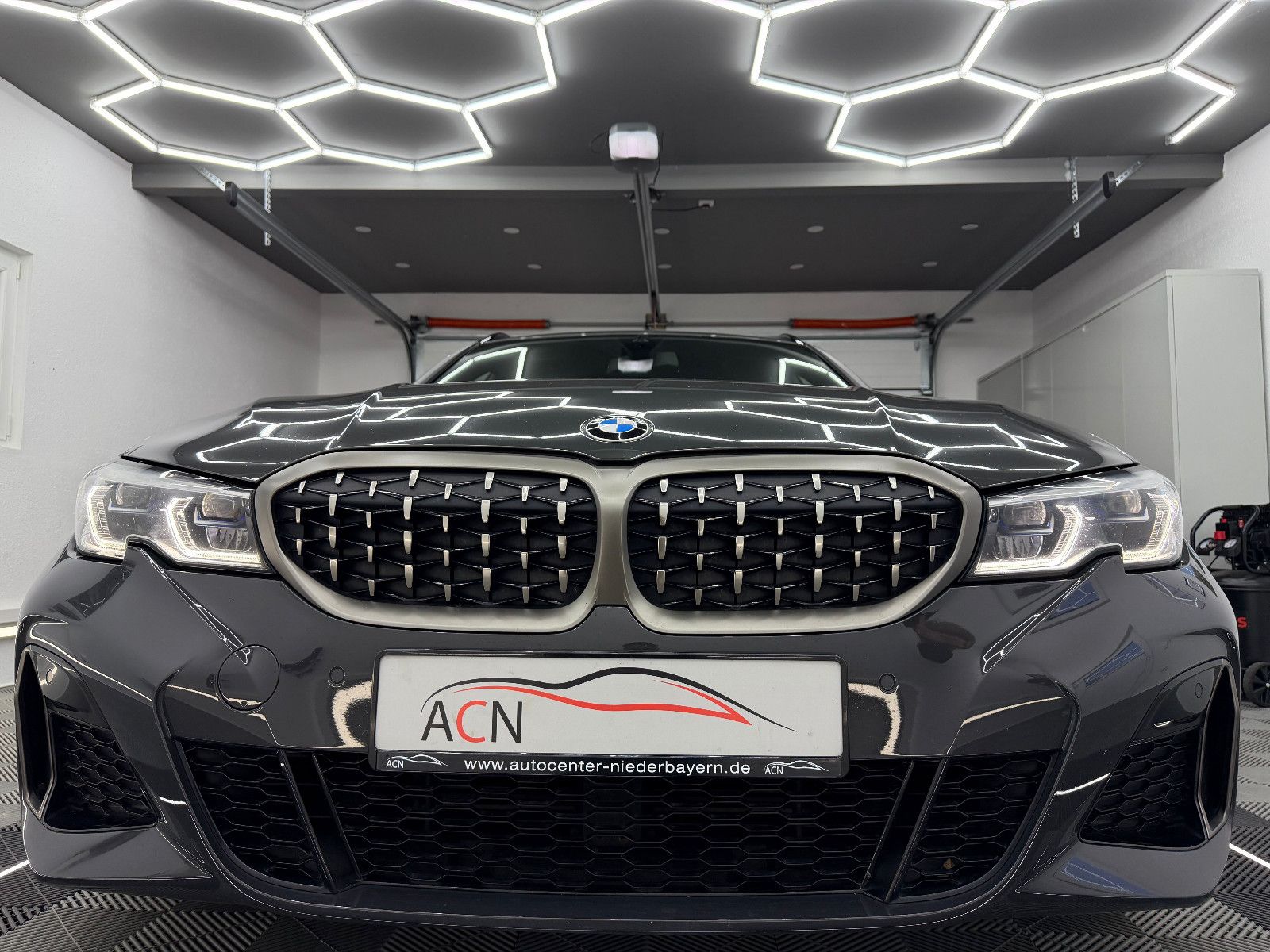 Fahrzeugabbildung BMW M340 d xDrive/LASER/HuD/STHZ/VRTL+/DAB+/AMBI/H&K