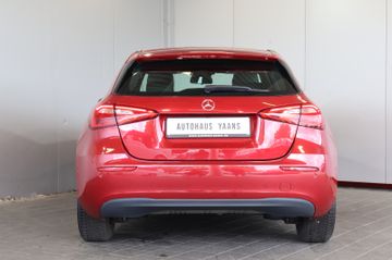 Mercedes-Benz A 180 MBUX+LANE+KAM+NAVI+PANO+ALU