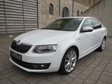 Skoda Octavia Lim. Joy DSG Xenon PDC Alu Navi Sitzh. - Skoda in Würzburg