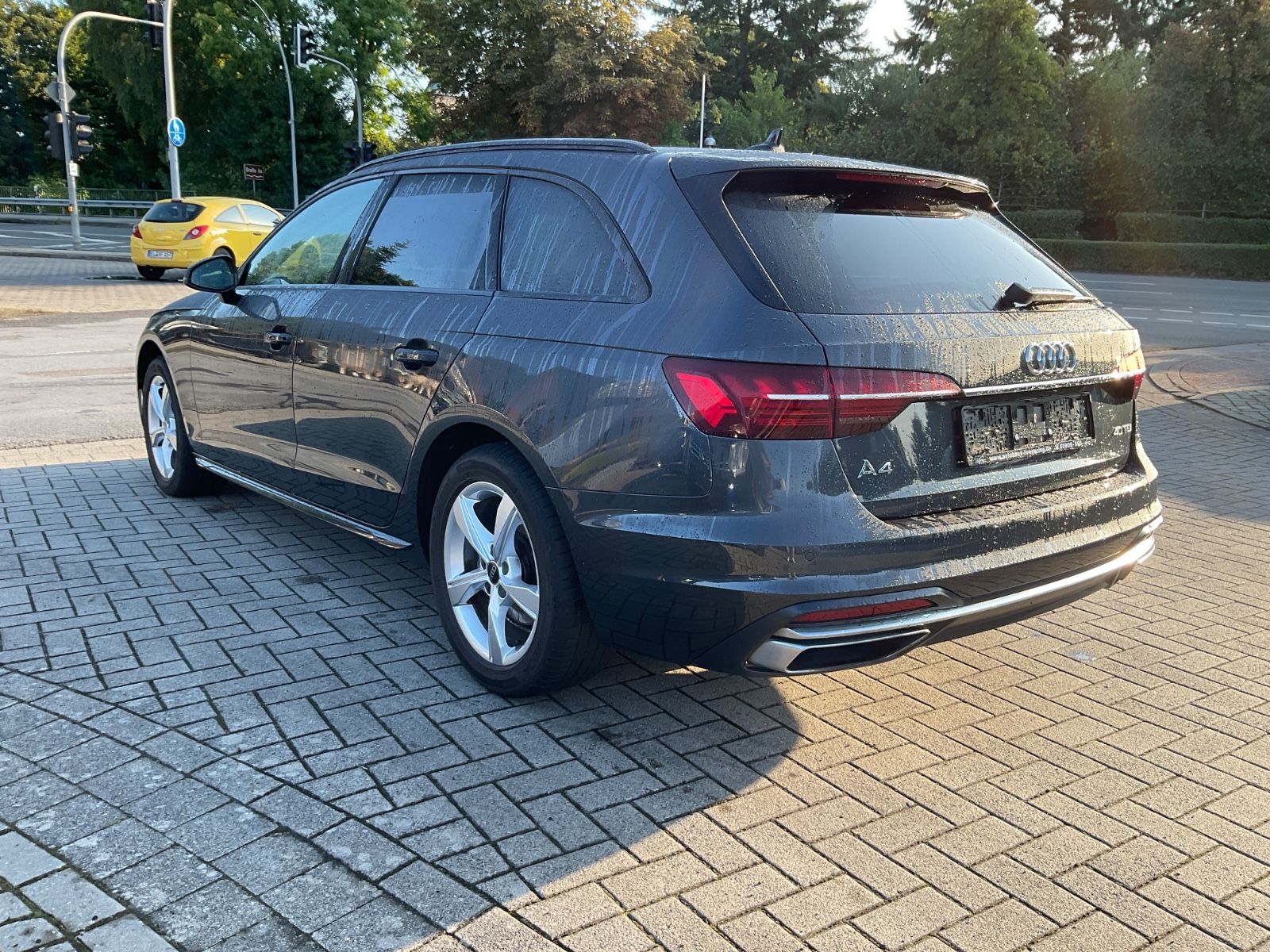 Fahrzeugabbildung Audi A4 Avant 40 TDI S tronic,Navi,LED,Induktives Lad